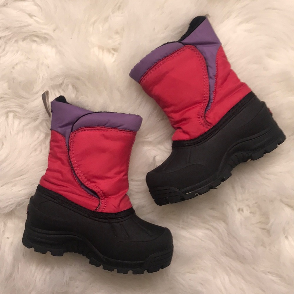 Girls snow boots size 8